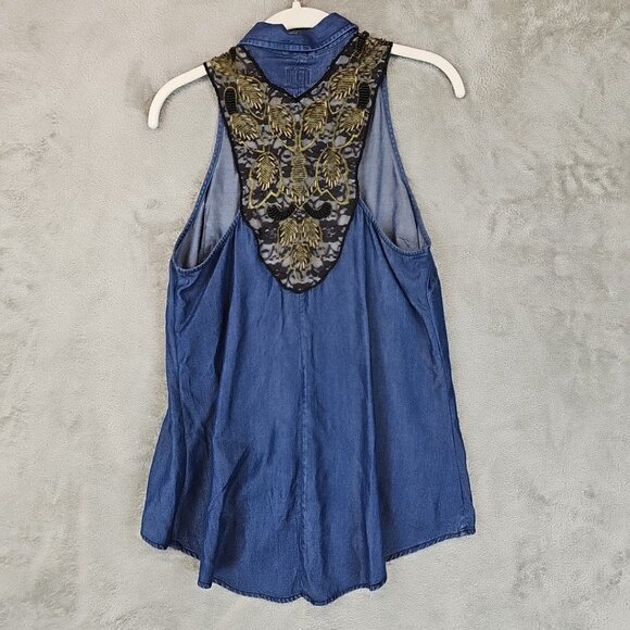 Guess Button Up Sleeveless Tunic Womens Size S Blue Chambray Beaded Lace Lyocell - Picture 8 of 9